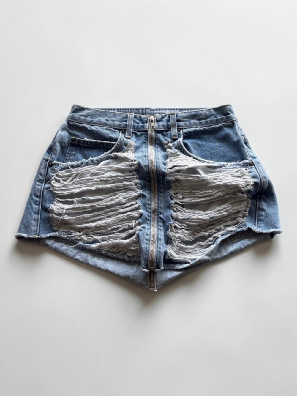 Carmar Los‎ Angeles Size 28 Extreme Distressed Denim Mini Skirt Front Zip